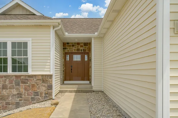 $409,900 | 205 Ridgeview Drive, Battle Creek, MI 49015