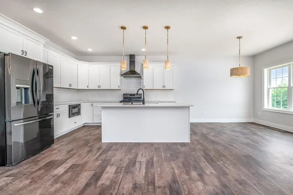 $409,900 | 205 Ridgeview Drive, Battle Creek, MI 49015