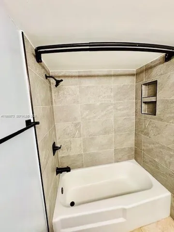 $2,200 | 2020 Northeast 135th Street, Unit 409, North Miami, FL 33181