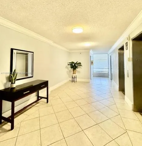 $2,200 | 2020 Northeast 135th Street, Unit 409, North Miami, FL 33181
