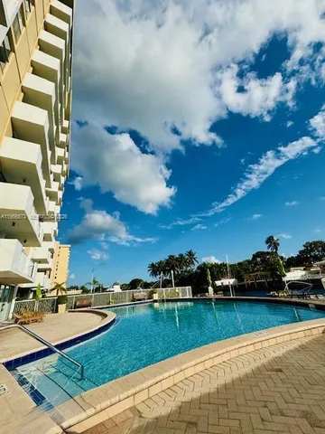 $2,200 | 2020 Northeast 135th Street, Unit 409, North Miami, FL 33181