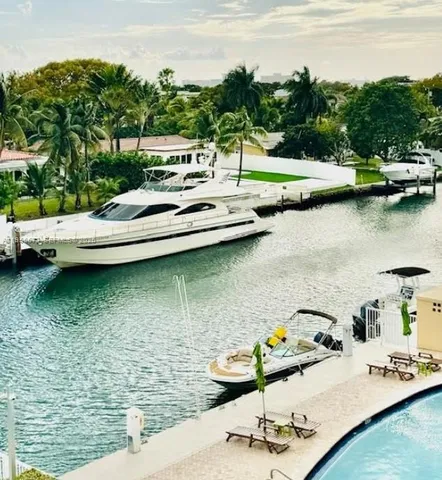 $2,200 | 2020 Northeast 135th Street, Unit 409, North Miami, FL 33181