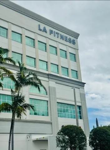 $2,200 | 2020 Northeast 135th Street, Unit 409, North Miami, FL 33181