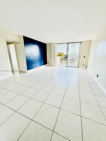 $2,200 | 2020 Northeast 135th Street, Unit 409, North Miami, FL 33181