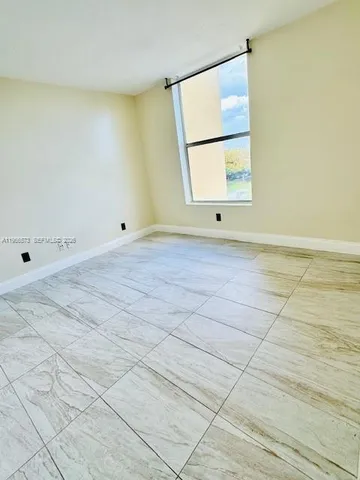 $2,200 | 2020 Northeast 135th Street, Unit 409, North Miami, FL 33181