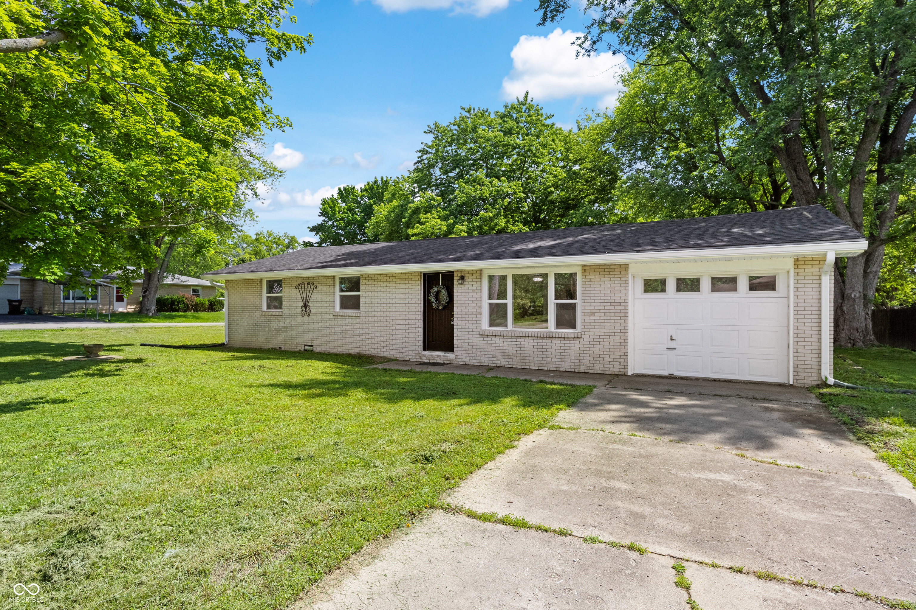 5961 North 200 West Columbus, IN 47201 - Photo 2 of 35