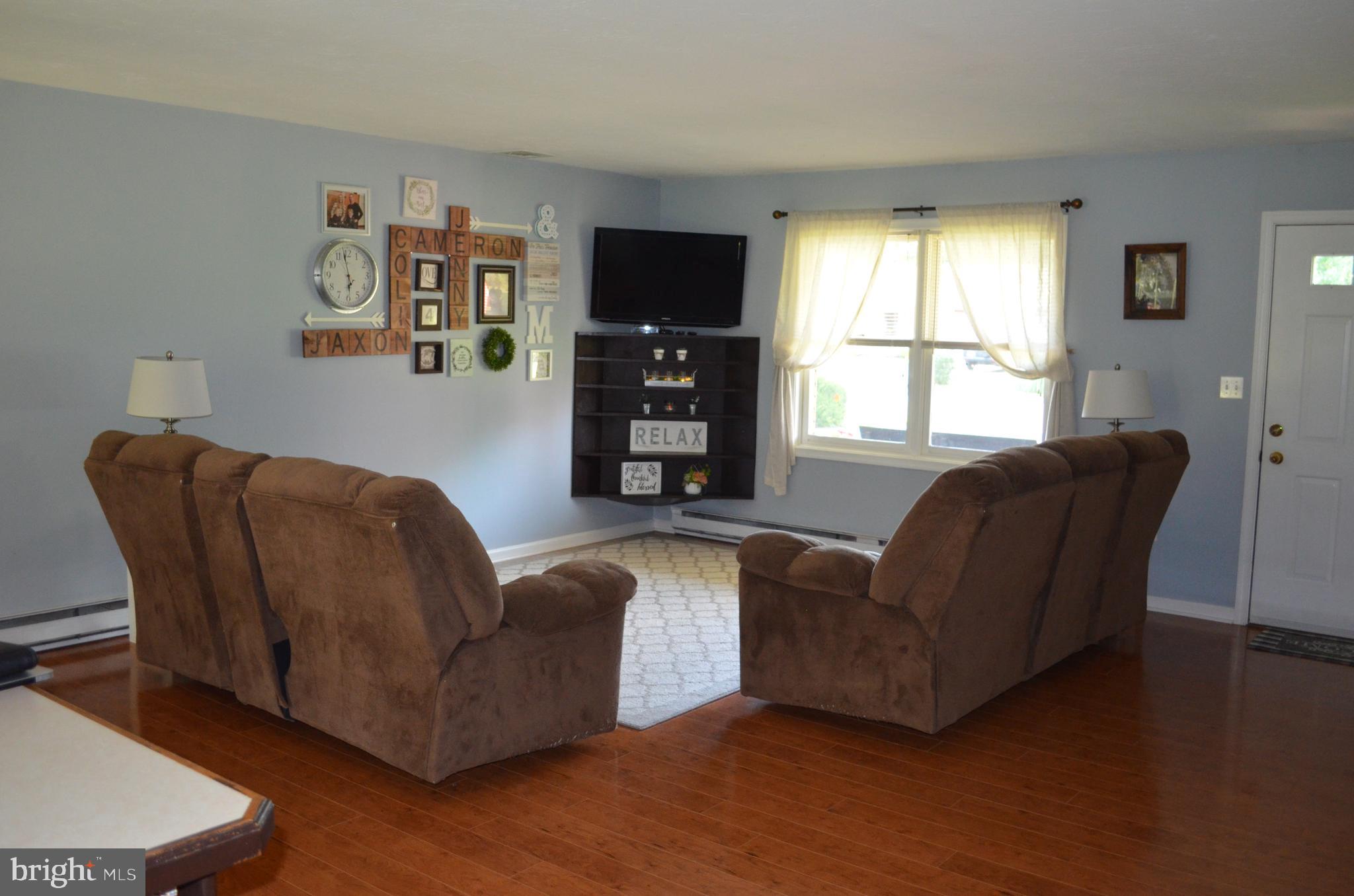 78 Allen Road Ephrata, PA 17522 - Photo 4 of 17 Large family room
