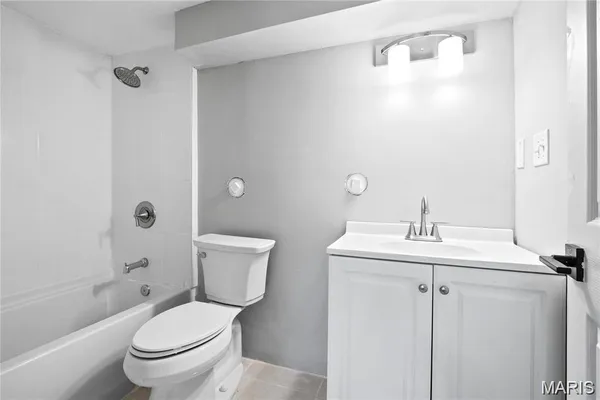 $162,500 | 2142 Sun Valley Drive, St. Louis, MO 63136