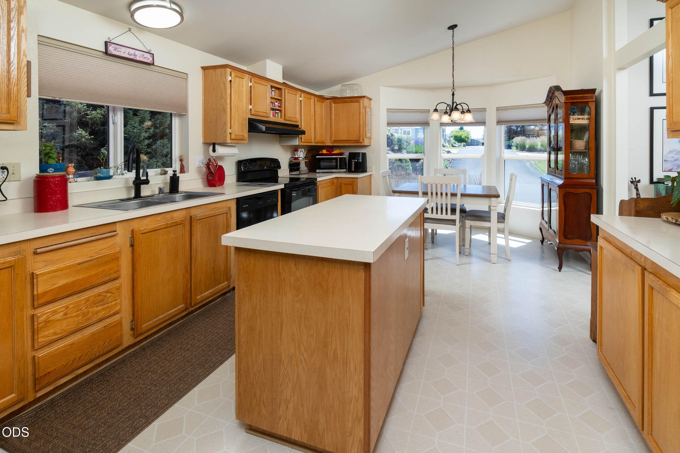 1188 Northeast 27th Street, Unit 10 Bend, OR 97701 - Photo 7 of 39