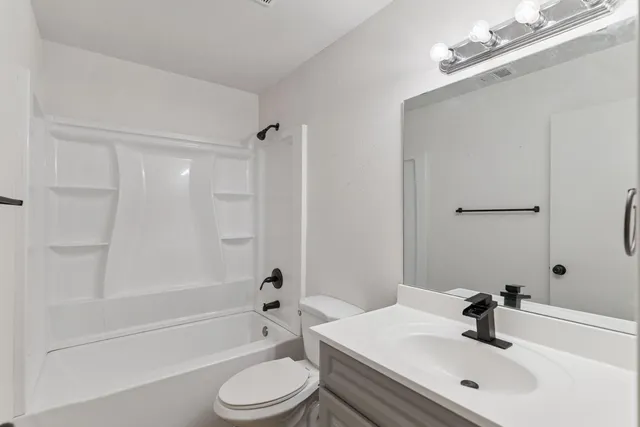 $225,000 | 303 East Bullard Avenue, Unit 122, Fresno, CA 93710