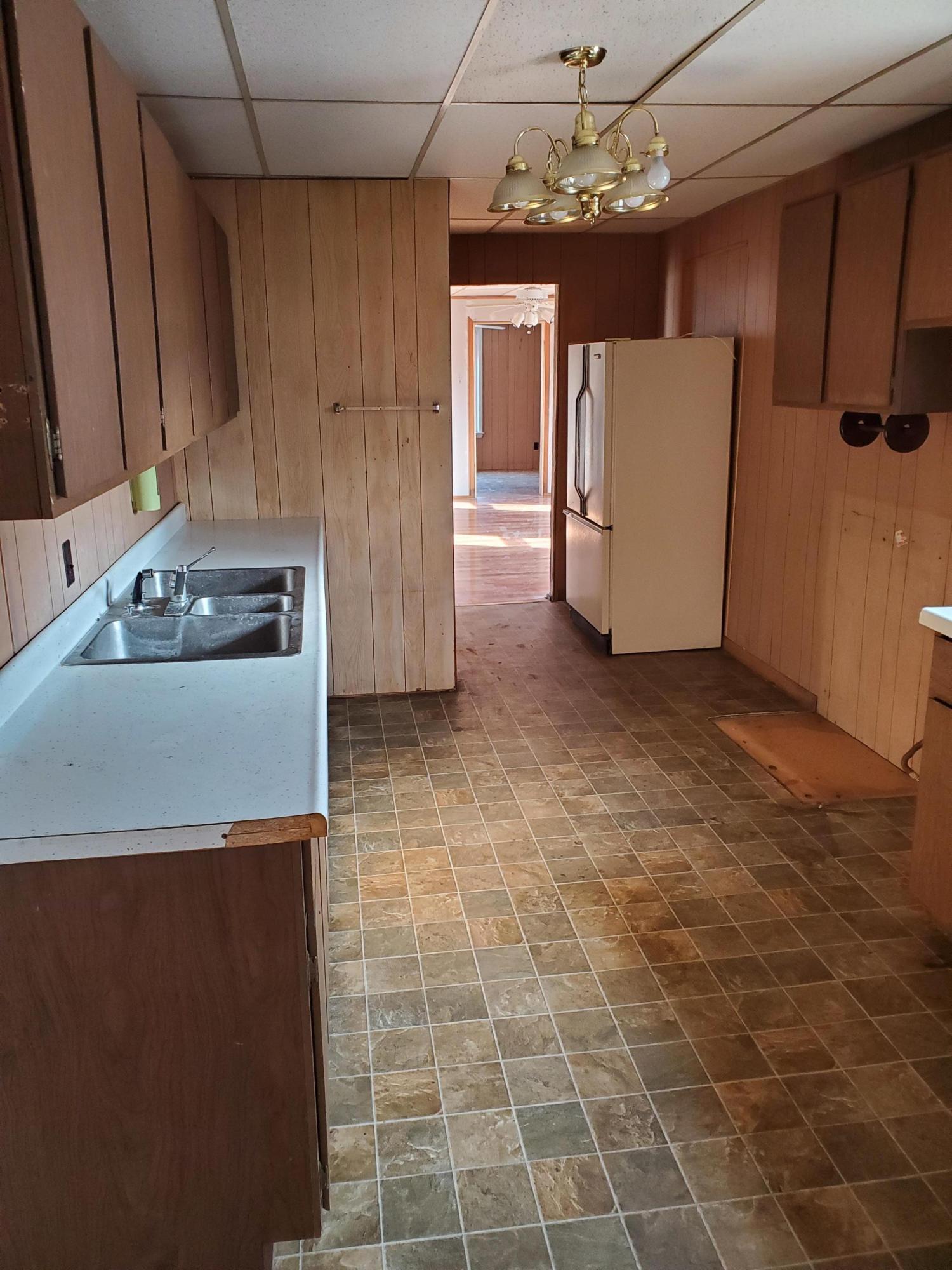 507 Locust Street Cheboygan, MI 49721 - Photo 7 of 13 Gallery Image 7
