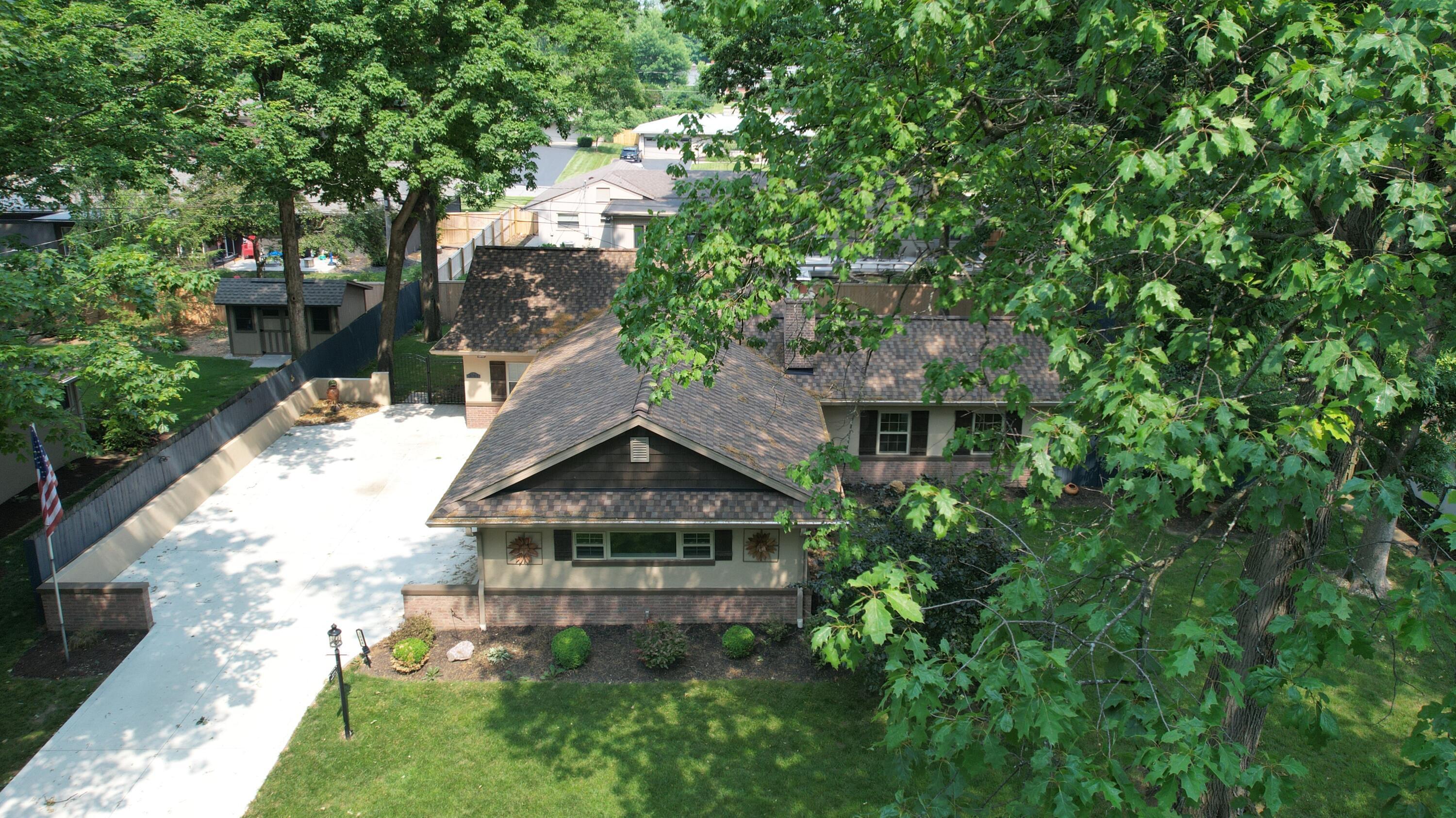 3044 Herrick Road Columbus, OH 43221 - Photo 33 of 36 DJI_0493