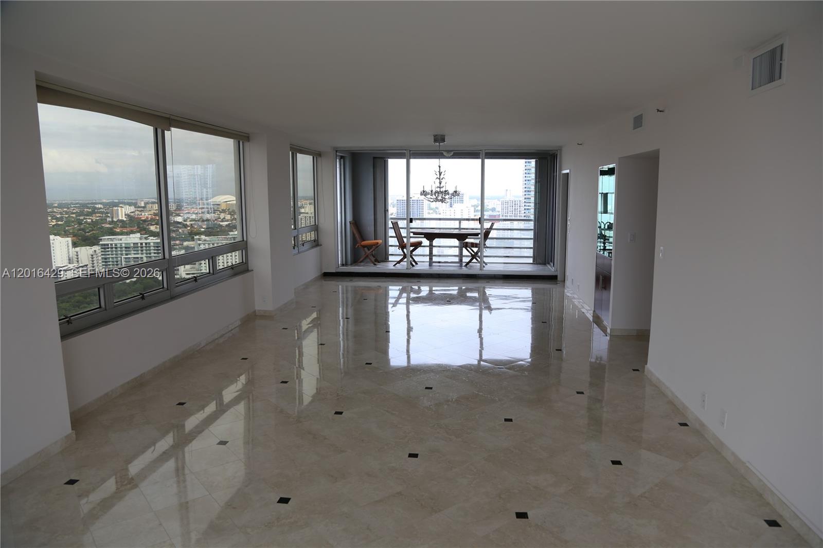 Living / Dining, 360 views, Flow Through LayoutWater and City Views
