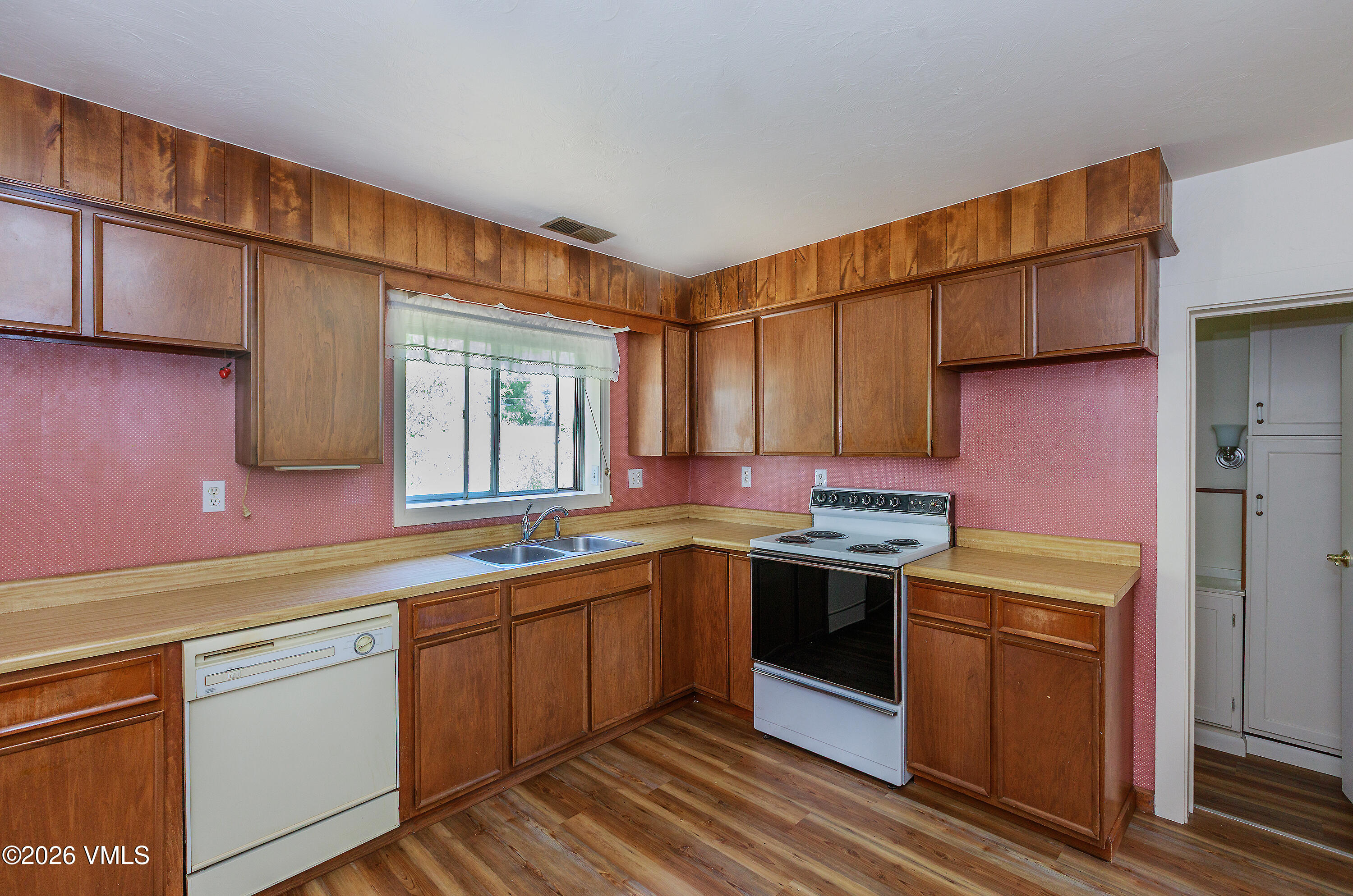 192 Main Street Minturn, CO 81645 - Photo 5 of 17 192 Main St.