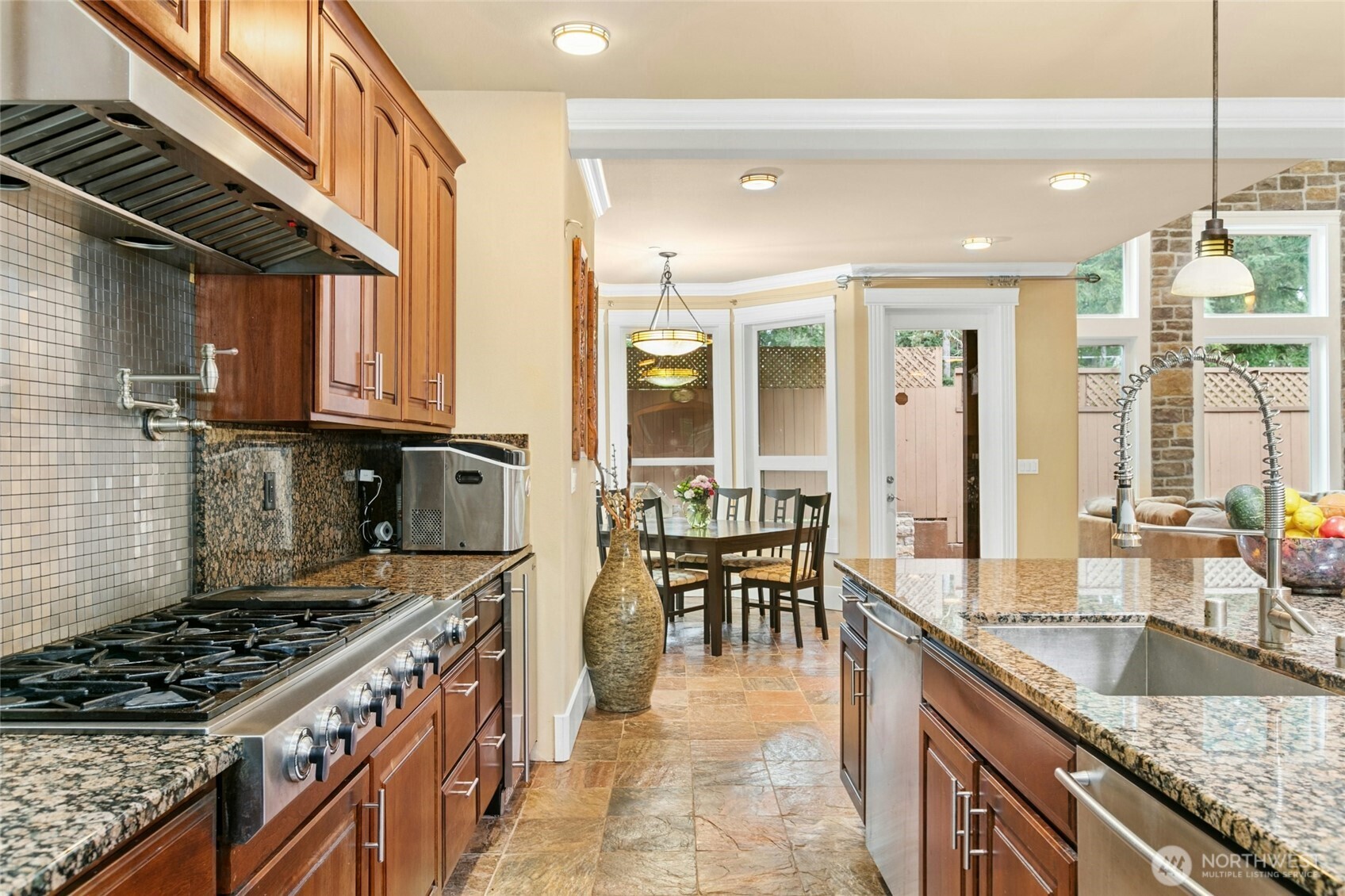 18634 92nd Avenue Northeast Bothell, WA 98011 - Photo 12 of 40