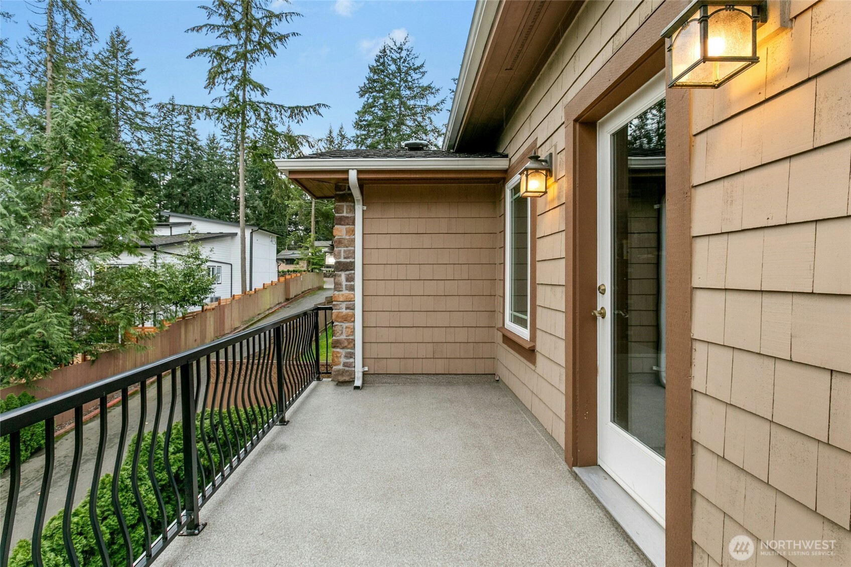 18634 92nd Avenue Northeast Bothell, WA 98011 - Photo 37 of 40