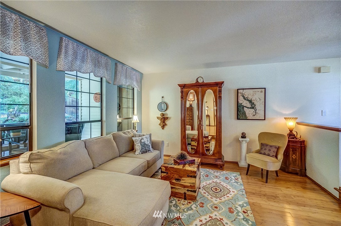 1119 South 27th Place Renton, WA 98055 - Photo 4 of 25