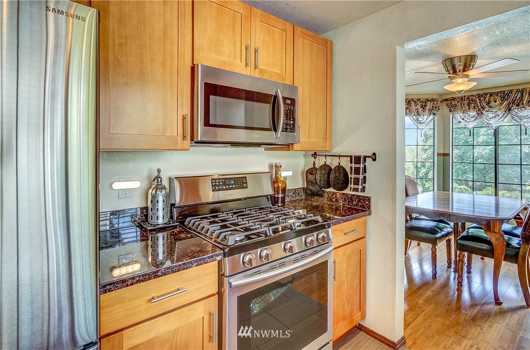 1119 South 27th Place Renton, WA 98055 - Photo 8 of 25