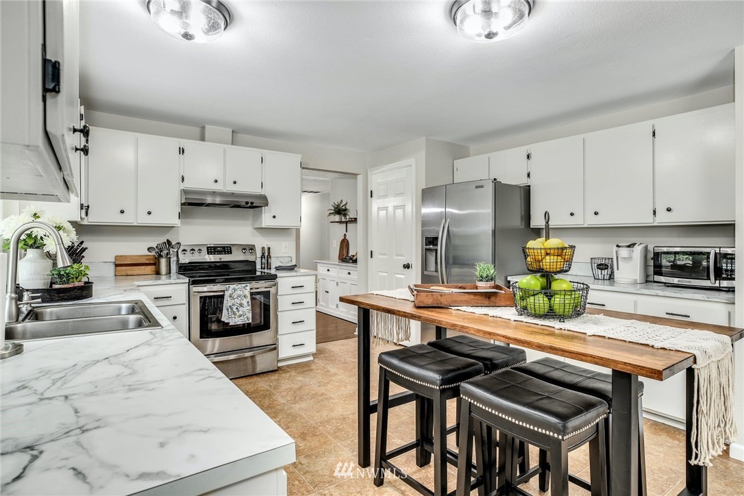 16226 Southeast 145th Street Renton, WA 98059 - Photo 13 of 38