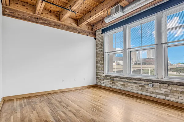 $2,250 | 413 North 2nd Street, Unit 320, Milwaukee, WI 53203