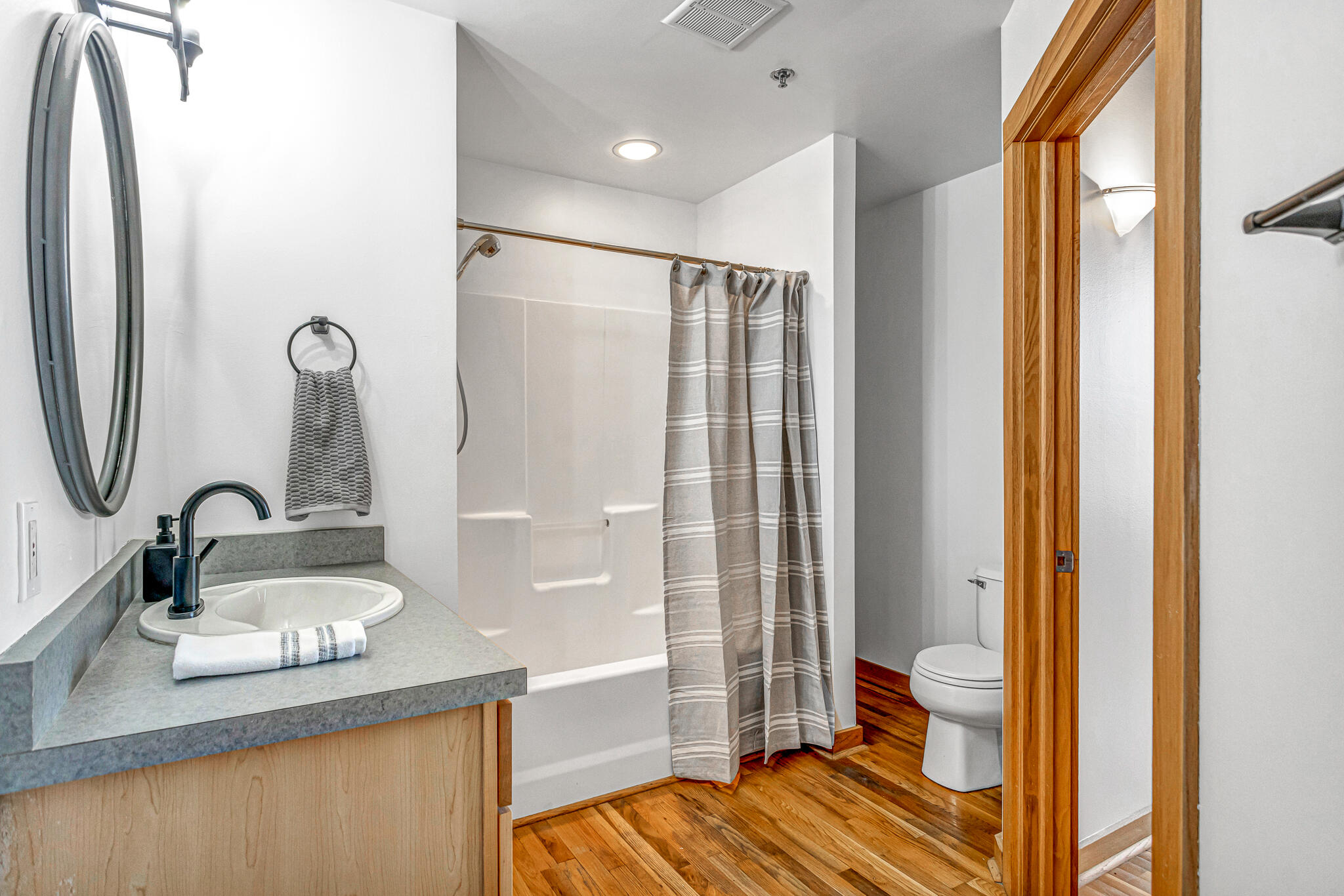 413 North 2nd Street, Unit 320 Milwaukee, WI 53203 - Photo 17 of 38 Full Bathroom - Dual Entry