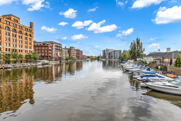 $2,250 | 413 North 2nd Street, Unit 320, Milwaukee, WI 53203