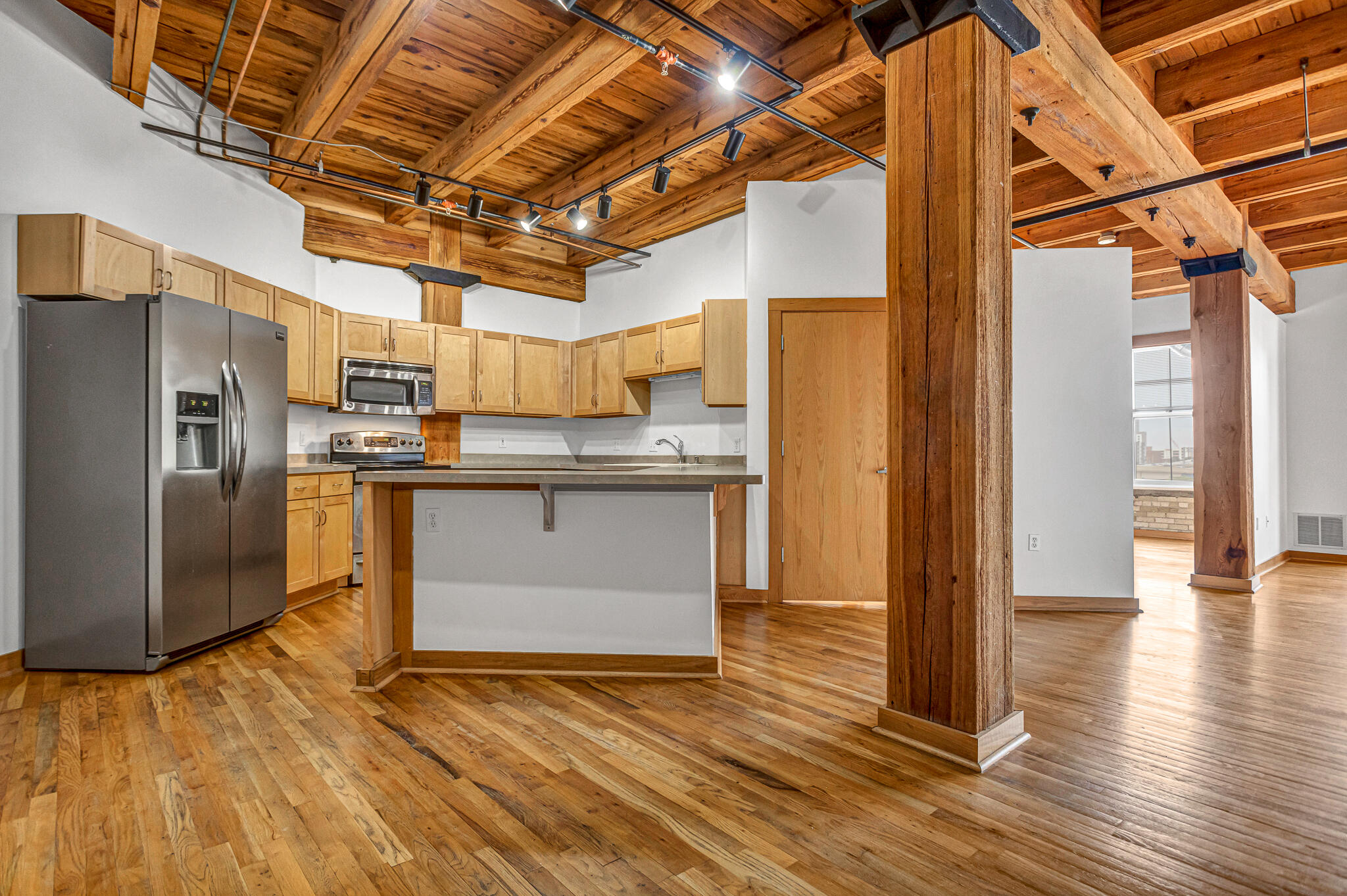 413 North 2nd Street, Unit 320 Milwaukee, WI 53203 - Photo 29 of 38 Dining Room & Kitchen