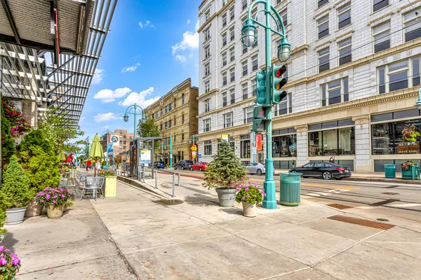 $2,250 | 413 North 2nd Street, Unit 320, Milwaukee, WI 53203