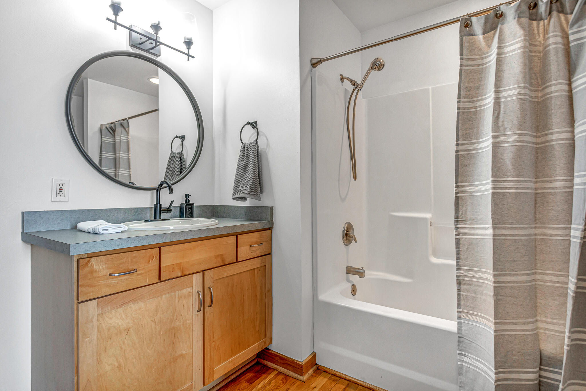 413 North 2nd Street, Unit 320 Milwaukee, WI 53203 - Photo 6 of 38 Bathroom