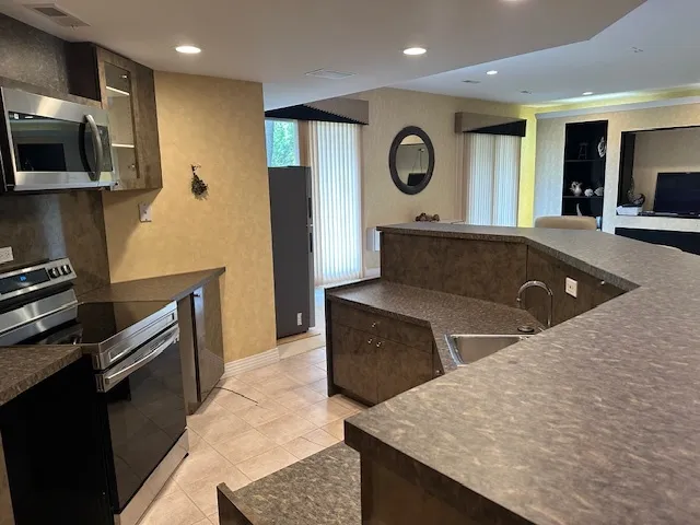 $1,500 | 21839 Riviera Court, Unit G, Mundelein, IL 60060