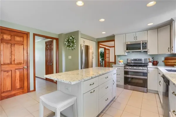 $660,000 | 925 Summit Drive, Wexford, PA 15090