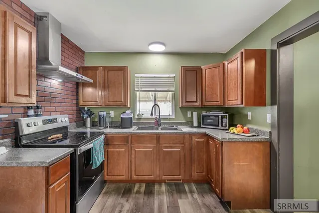 $305,000 | 335 Willard Avenue, Pocatello, ID 83201