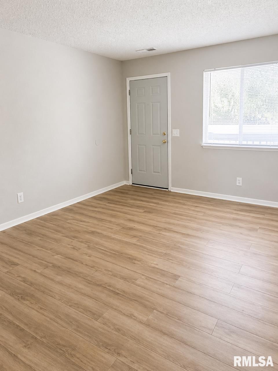824 East Ridgely Avenue Springfield, IL 62702 - Photo 9 of 13
