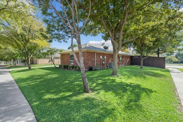 $2,400 | 6005 Parkplace Drive, Denton, TX 76226