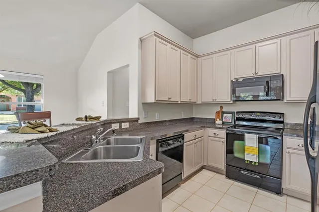 $2,400 | 6005 Parkplace Drive, Denton, TX 76226