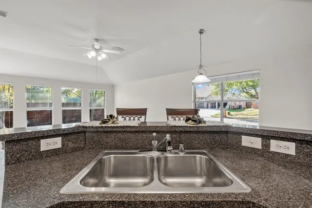 $2,400 | 6005 Parkplace Drive, Denton, TX 76226