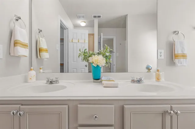 $2,400 | 6005 Parkplace Drive, Denton, TX 76226