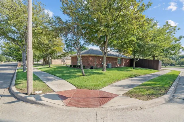 $2,400 | 6005 Parkplace Drive, Denton, TX 76226