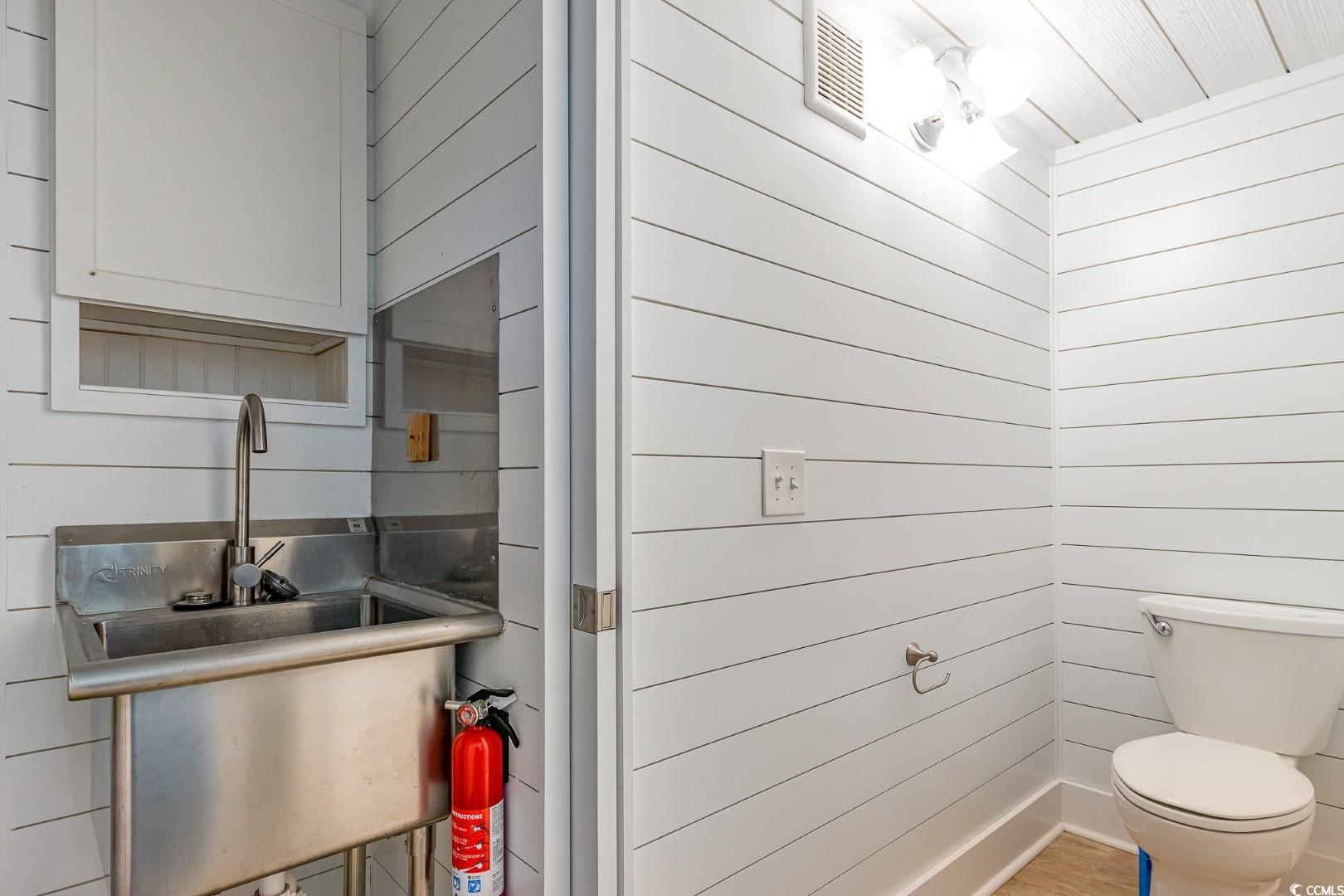 334 Archer Road Pawleys Island, SC 29585 - Photo 15 of 28 Gallery Image 15