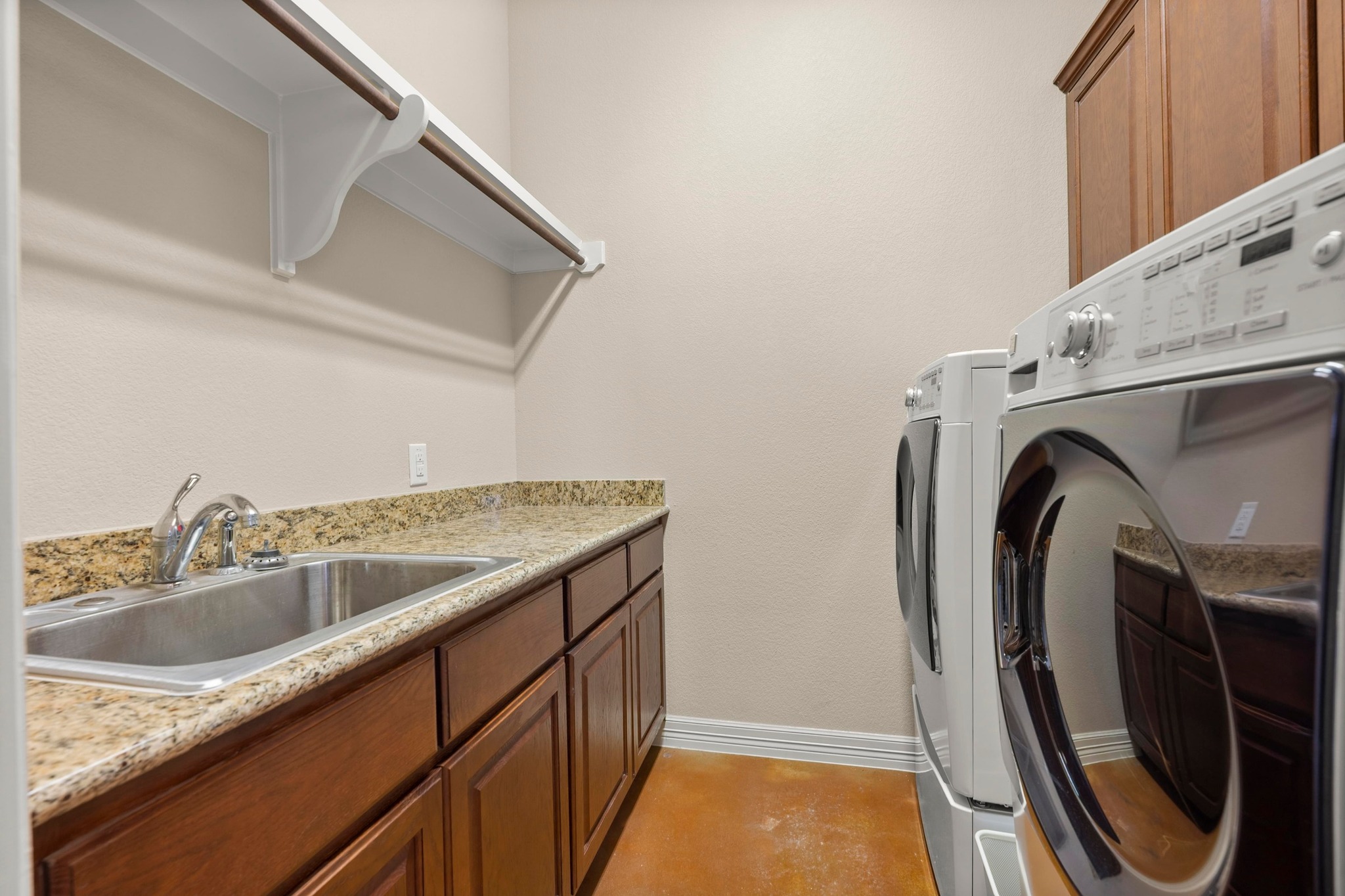 28701 Valley Road Marble Falls, TX 78654 - Photo 20 of 35 a utility room with dryer and washer
