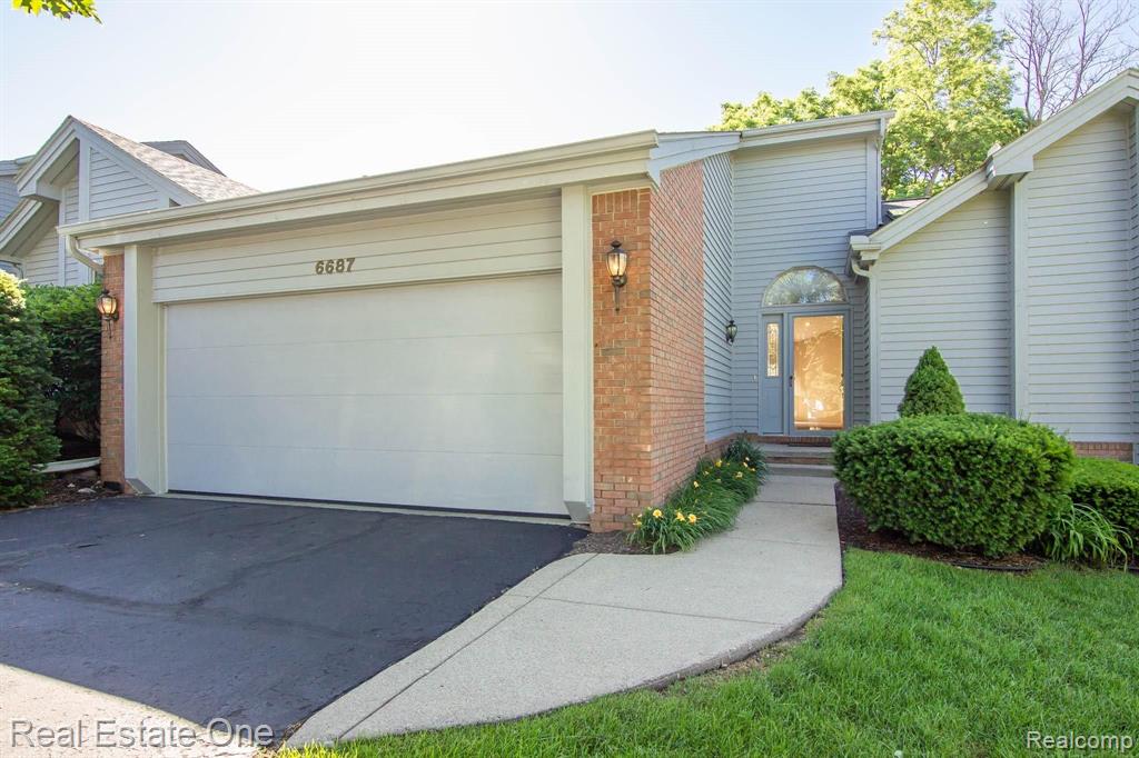6687 Ridgeview Drive, Unit 55 Clarkston, MI 48346 - Photo 1 of 28