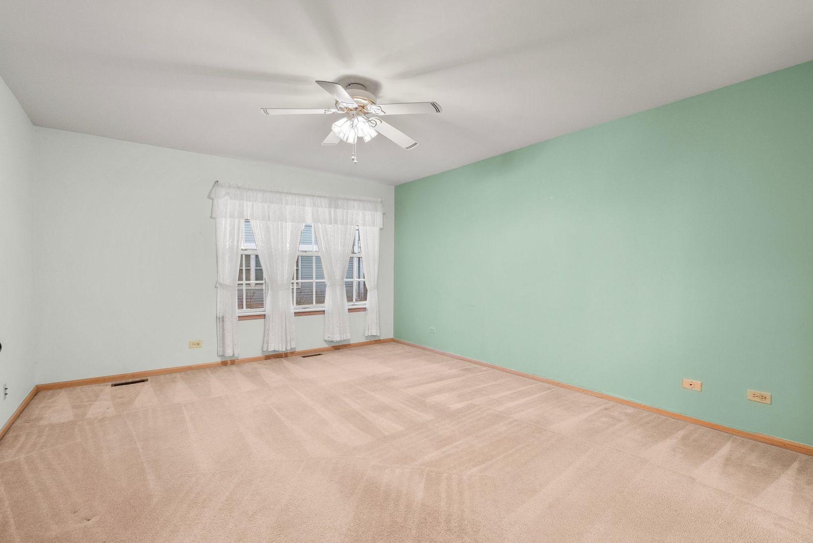 1010 Butternut Lane, Unit B Mount Prospect, IL 60056 - Photo 12 of 24