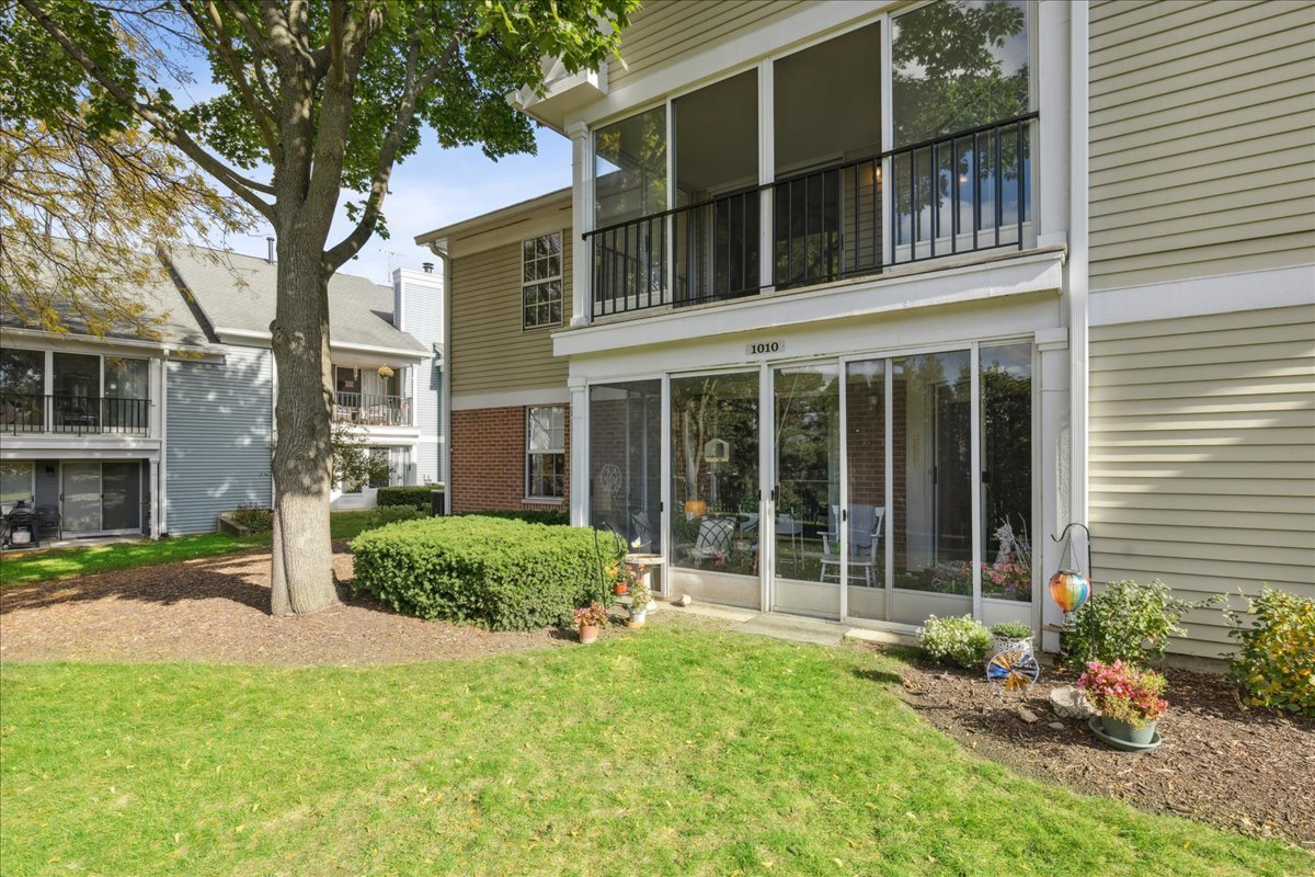 1010 Butternut Lane, Unit B Mount Prospect, IL 60056 - Photo 19 of 24