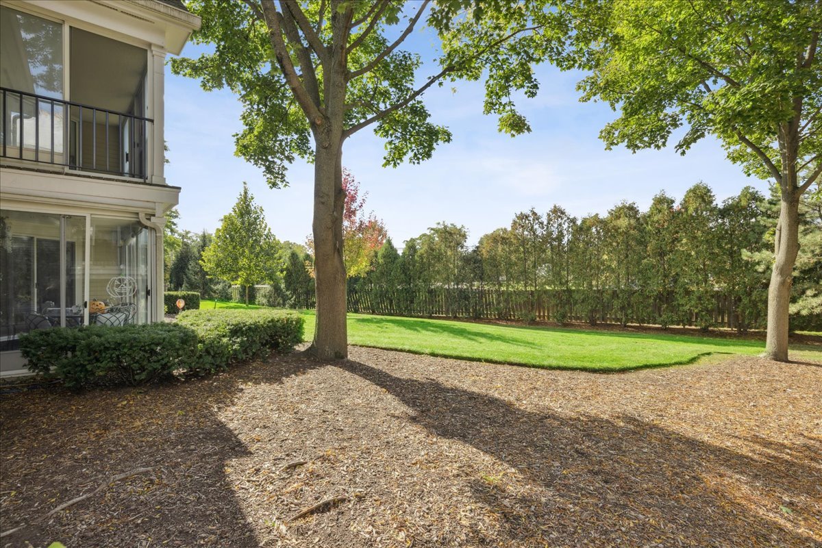 1010 Butternut Lane, Unit B Mount Prospect, IL 60056 - Photo 20 of 24