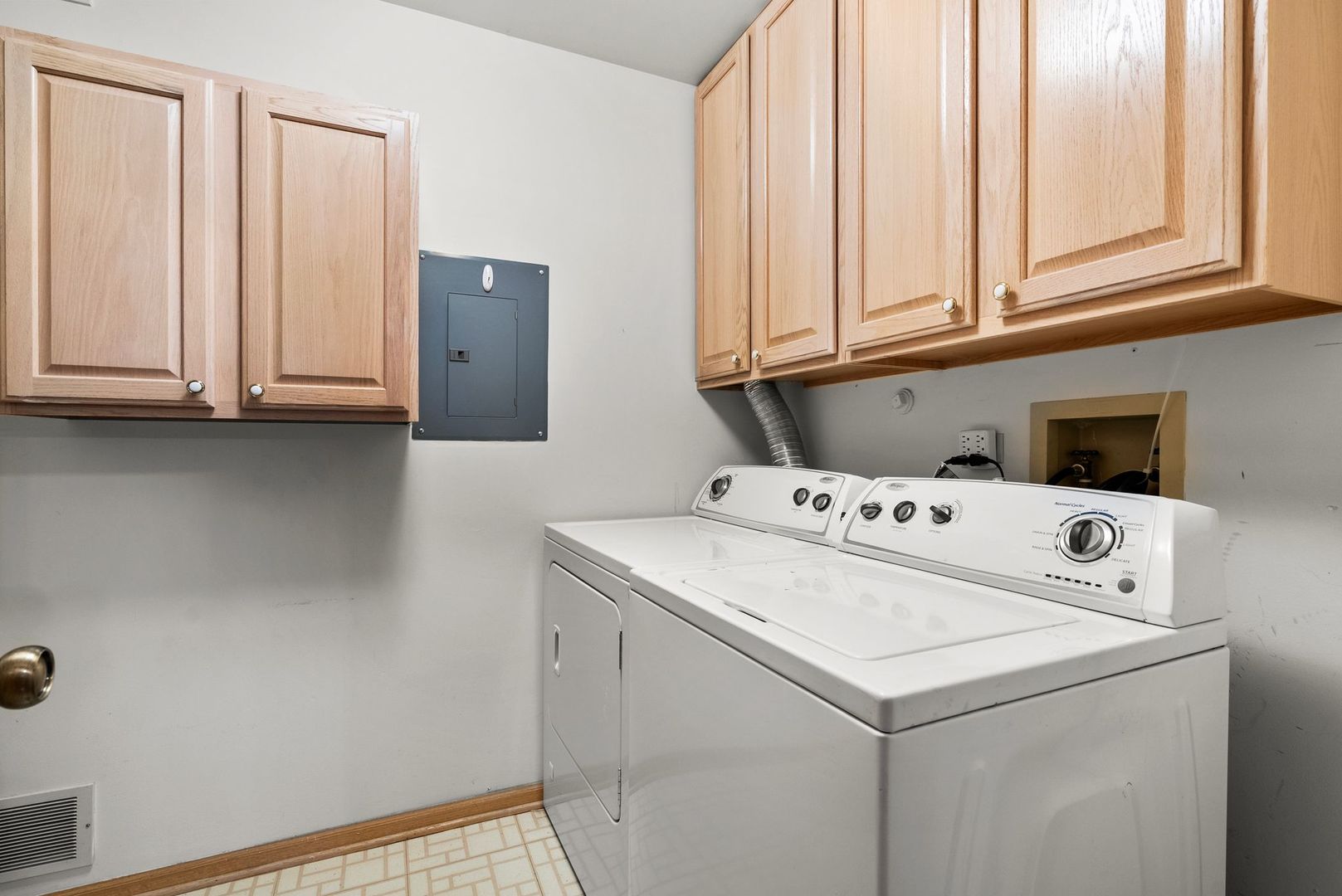 1010 Butternut Lane, Unit B Mount Prospect, IL 60056 - Photo 7 of 24