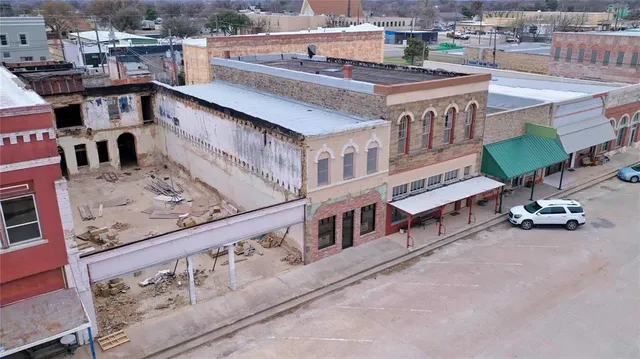 $79,995 | 111 West Gilbert Street, Henrietta, TX 76365