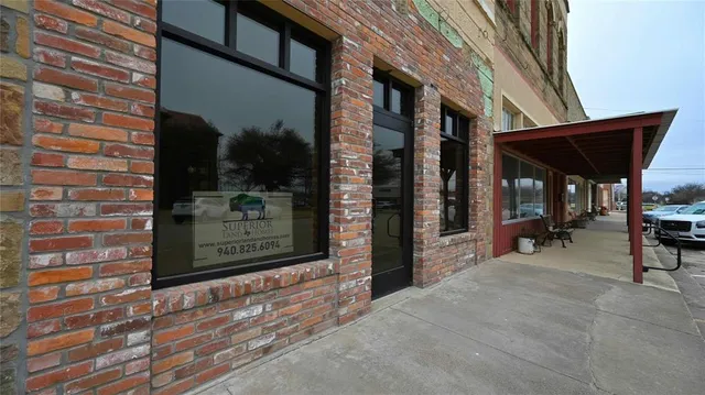 $79,995 | 111 West Gilbert Street, Henrietta, TX 76365