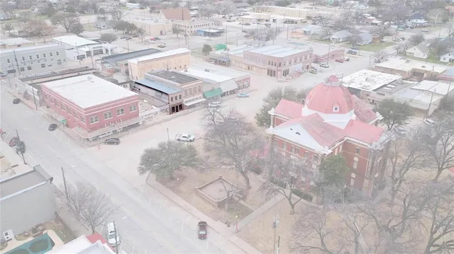 $79,995 | 111 West Gilbert Street, Henrietta, TX 76365