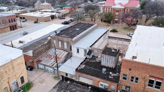 $79,995 | 111 West Gilbert Street, Henrietta, TX 76365