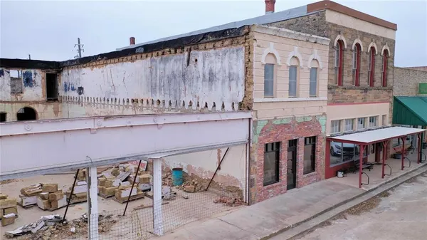 $79,995 | 111 West Gilbert Street, Henrietta, TX 76365